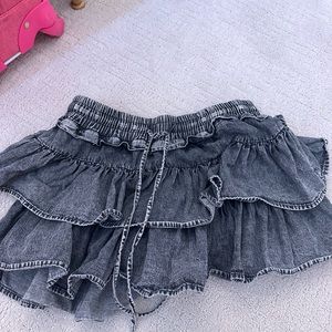 Day & Moon ruffle skirt